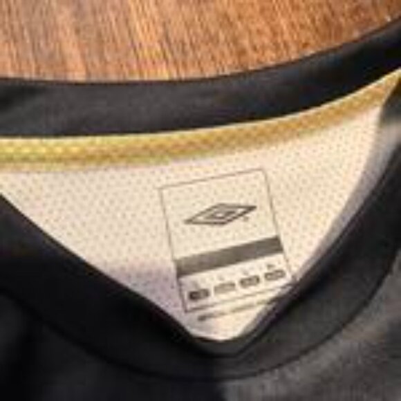Umbro Black & White Ombre Soccer Jersey – Size L - Picture 6 of 6